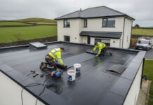 install-rubber-roofing